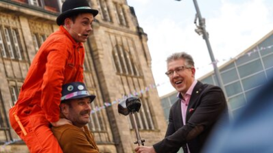 Das Hutfestival brachte nicht nur Dr. Ralf Schulze und Bürgermeister Ralph Burghart zum Lachen