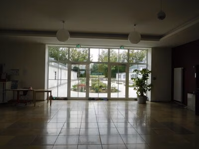 Grundschule Borna - Blick in den Hof - 2020