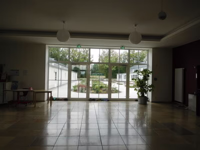 Grundschule Borna - Blick in den Hof - 2020
