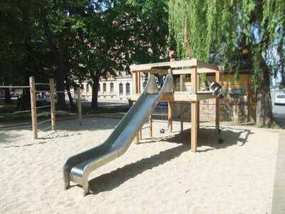 Spielplatz Lessingplatz (Stadtteil Sonnenberg), Rutsche