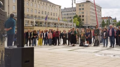 Teilnehmende der Stolpersteinverlegung für Richard Tauber