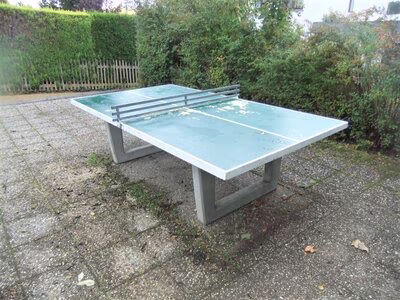 Spielplatz Oberrabensteiner Straße, Tischtennisplatte
