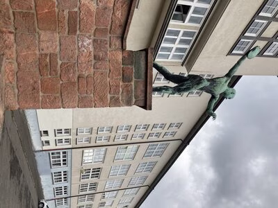 Kassner, Jens: Chemnitz in den „Goldenen Zwanzigern“. Architektur und Stadtentwicklung. Chemnitz 2000.