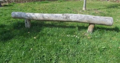 Spielplatz Auepark-Süd, Balancierbalken