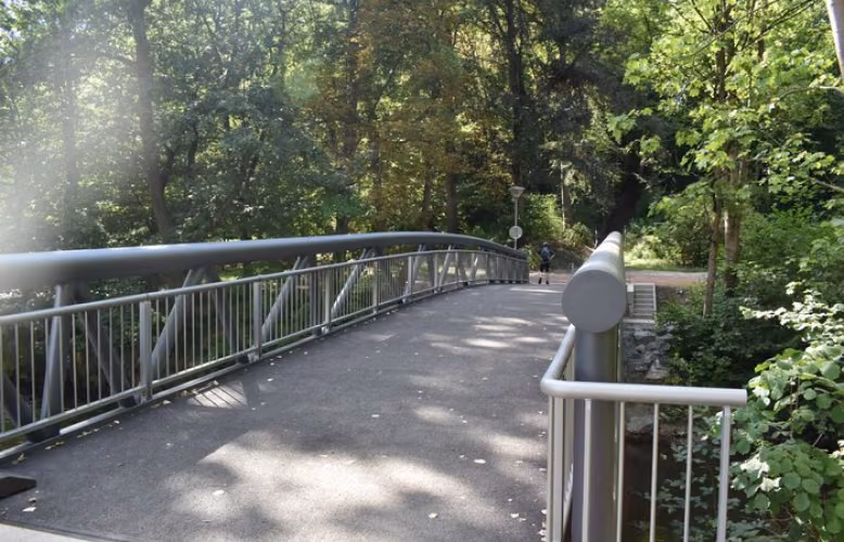 Fuß- und Radwegbrücke freigegeben