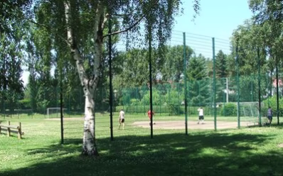 Schönauer Spiel- und Bolzplatz Stelzendorfer Straße, Spielkombination (Stadtteil Schönau)