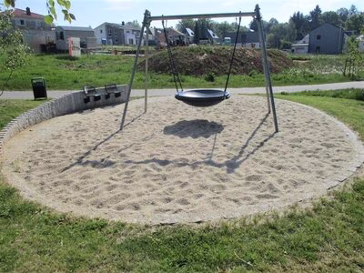 Spielplatz Riedbachtal-Grünzug, Vogelnestschaukel