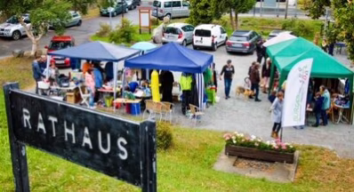Flohmarkt am Rathaus.