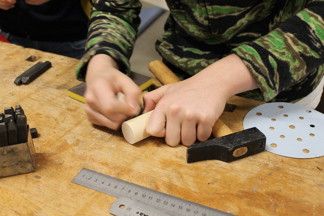 Holzworkshop für Kinder und Jugendliche