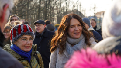 Katarina Witt und Gabi Seyfert bei der Steleneinweihung