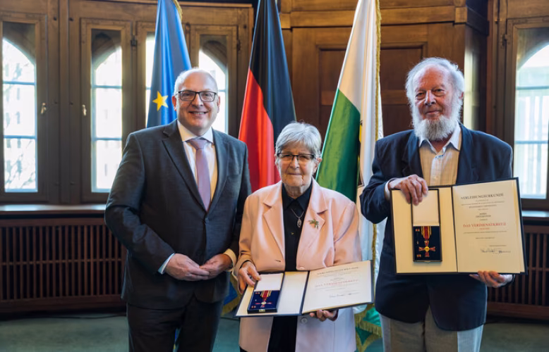 Renate Aris und Fred Richter erhalten Bundesverdienstorden
