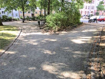 Spielplatz Gerhart-Hauptmann-Platz-2, Weg
