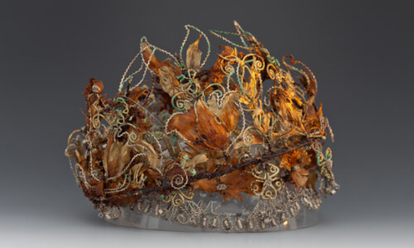 Fish, pilgrims, funeral wreaths