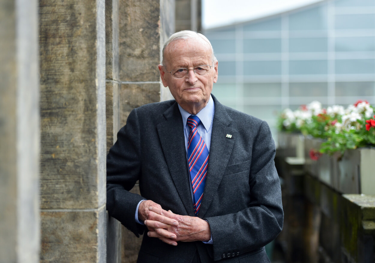 Carl Horst Hahn bei einem Besuch im Chemnitzer Rathaus 2016.