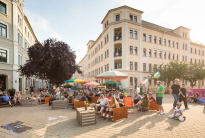 Kleine Veranstaltungen und Feste laden Bewohner:innen und Gäste auf den Brühl-Boulevard ein.