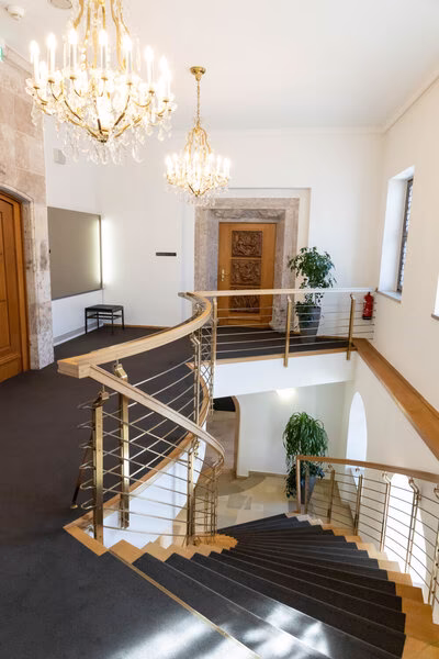 Treppenaufgang zu den Trauräumen im Chemnitzer Rathaus