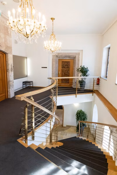 Treppenaufgang zu den Trauräumen im Chemnitzer Rathaus