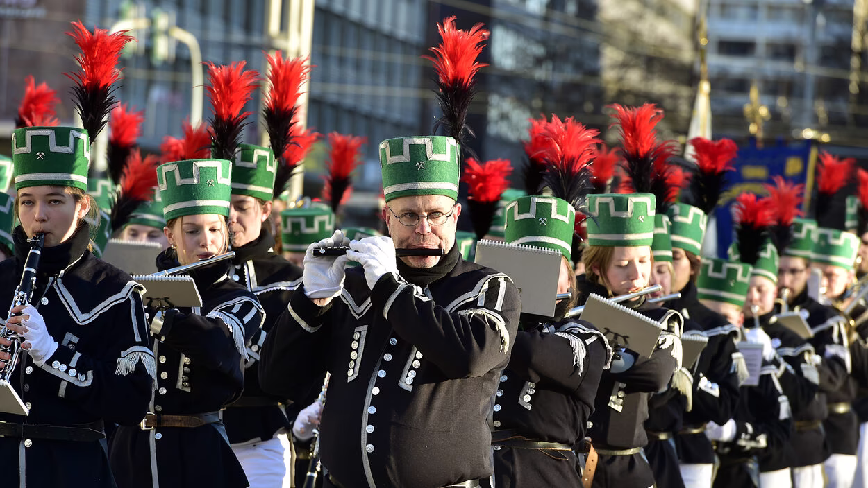 Die Lauftrecke führte vom Theaterplatz über die Richard-Tauber-Straße, Straße der Nationen und Brückenstraße, anschließend zurück zum Theaterplatz.