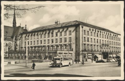 Das erste Hotel am Platze, der Chemnitzer Hof,  wurde um 1930 erbaut.