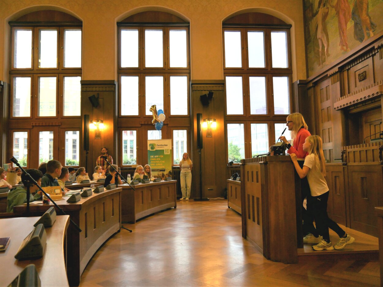 Children and youth conference in the council chamber of Chemnitz town hall