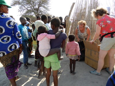 Ingrid Poike besucht die Familien zuhause.
