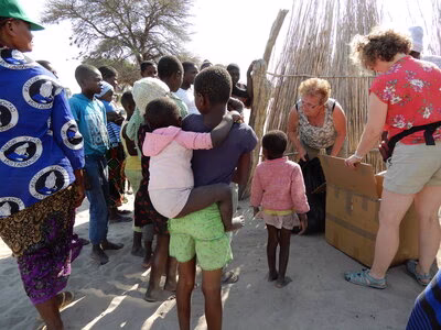 Ingrid Poike besucht die Familien zuhause.
