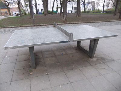 Spielplatz Lessingplatz (Stadtteil Sonnenberg), Tischtennisplatte