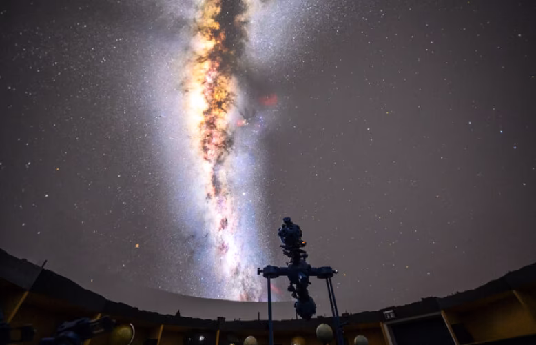 Planetarium welcomes school classes again