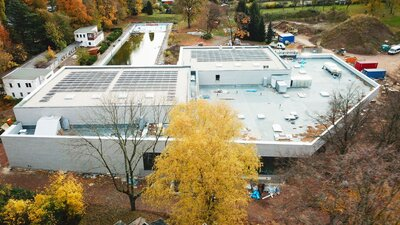 Der zukünftige Schwimmsportkomplex Bernsdorf - Luftaufnahme November 2023
