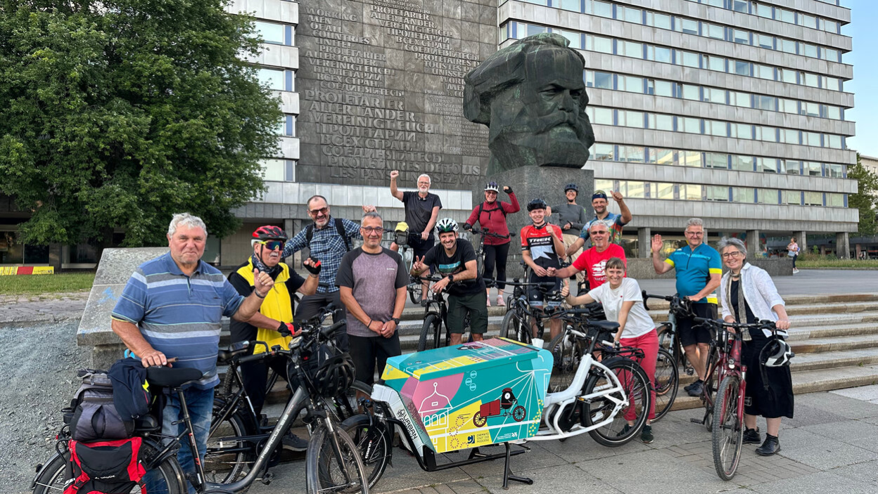 Ehrenamtliche Organisatoren der 2. Sternfahrt Chemnitz und STADTRADELN-Koordinatorin Sarah Arnold