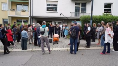 Teilnehmende der Stolpersteinverlegung