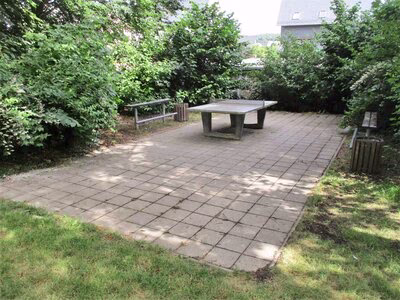 Spielplatz Chemnitzer Straße / Parkanlage, Tischtennisplatte