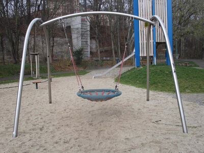 Spielplatz Park am Falkeplatz (Zentrum), Nestschaukel