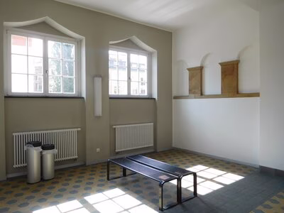Ehemaliges Reformrealgymnasium - Flur mit Sitzecke