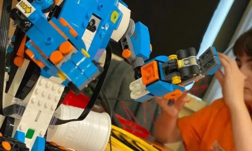 Code & Konstruktion - Roboter programmieren
