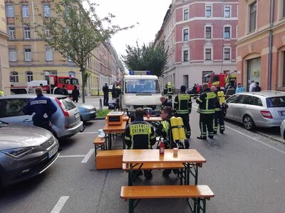 Mitarbeiter der Feuerwehr beim Einsatz für den Katastrophenschutz
