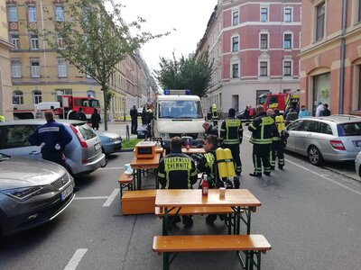 Mitarbeiter der Feuerwehr beim Einsatz für den Katastrophenschutz