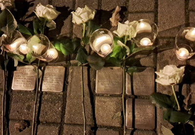 Geputzte Stolpersteine von Walther und Gertrud Sach sowie Ludwig, Gerda und Erika Scharlach
