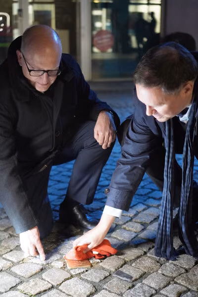 Stolpersteine putzen