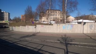 Graffitifläche für Auftragsarbeit: Stützwand an der Jaenickestraße - Zufahrt zur Messe Chemnitz
