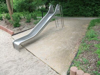Spielplatz Bahnhof Hilbersdorf, Rutsche