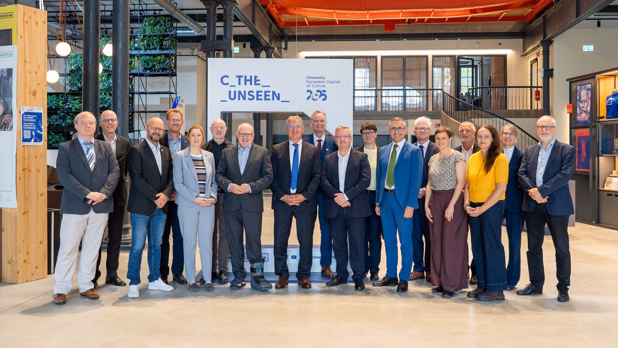 Die Teilnehmenden der letzten Interministeriellen Arbeitsgruppe am 8. Oktober in der Hartmannfabrik Chemnitz