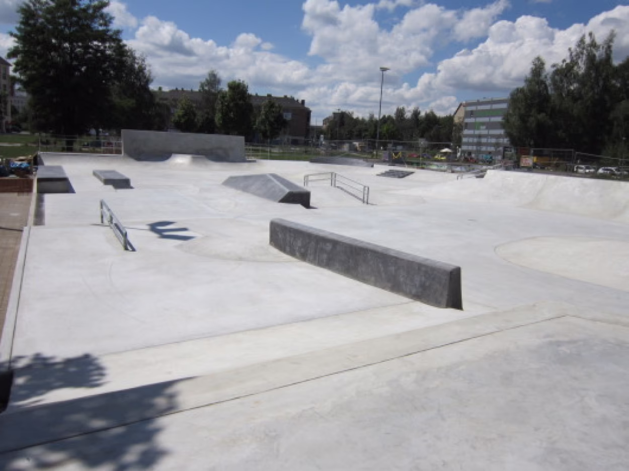 Mit der neuen Skateanlage im Konkordiapark besitzt Chemnitz eine der deutschlandweit attraktivsten Anlagen. Foto: Stadt Chemnitz/Gr&uuml;nfl&auml;chenamt