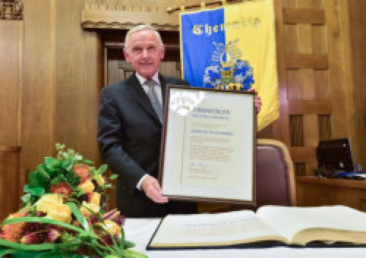 Dr. Peter Seifert beim Festakt anl&auml;sslich der Verleihung der Ehrenb&uuml;rgerschaft / Foto: Kristin Schmidt