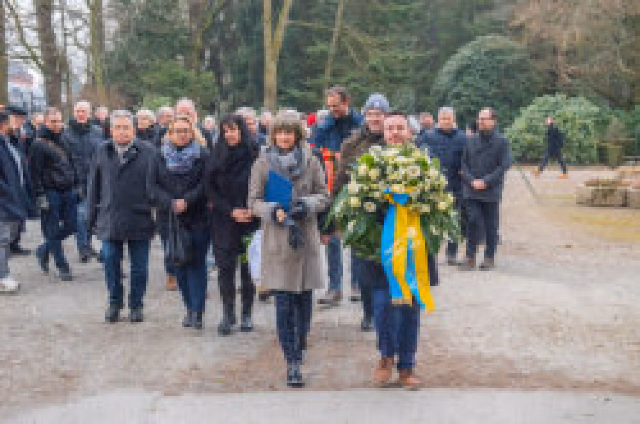 Kranzniederlegung Dostmann